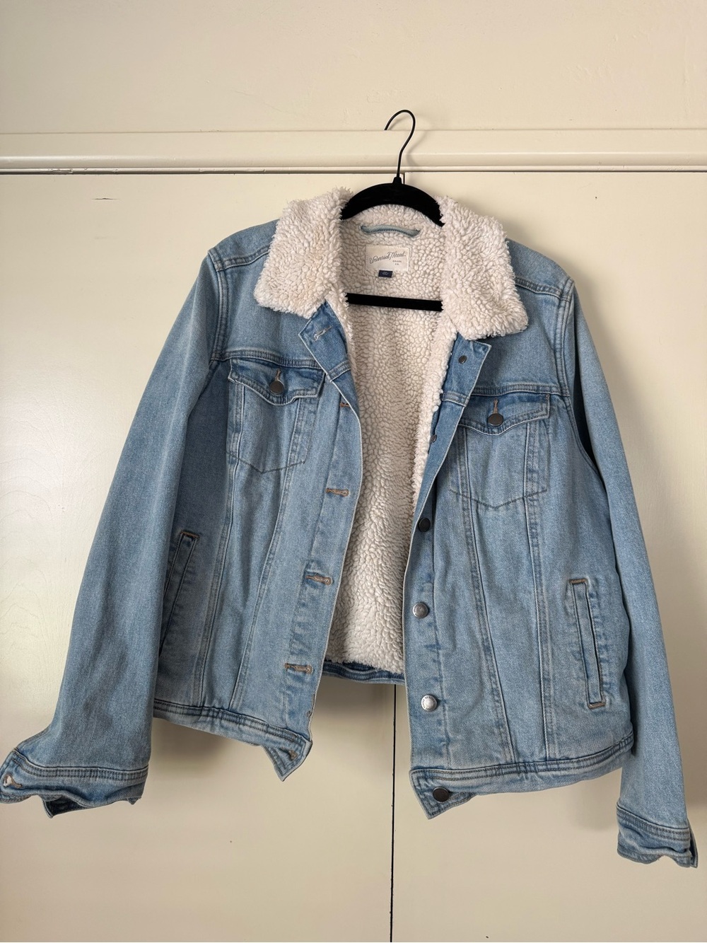 Universal Thread Light Blue Denim Jean Jacket with Cream Sherpa Lining